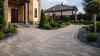 В разгар сезона благоустройства увеличился спрос на тротуарную плитку и бордюры
